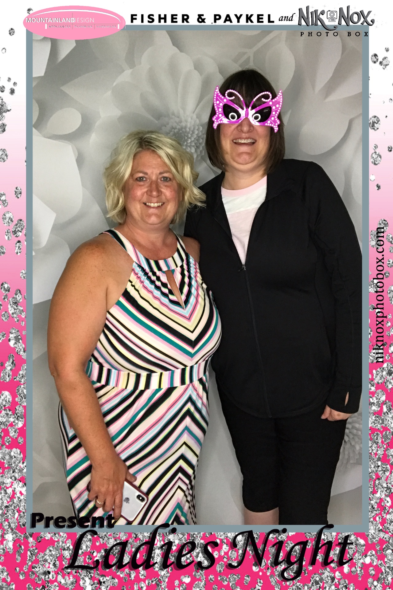 Ladies Night | View more photos from the event at gallery.niknoxphotobox.com/u/NiKnox-Photo-Box/Ladies-Night